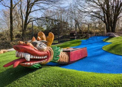 Drachenbootbahn - Adventure Minigolf Bochum